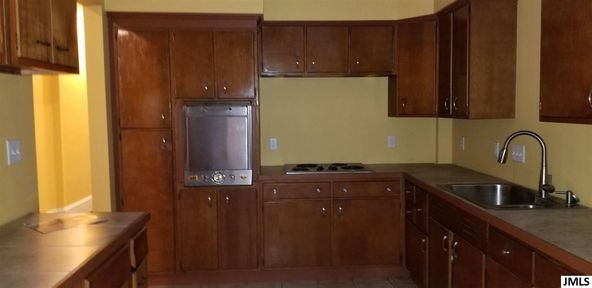 133 E Washington Ave, Jackson, MI 49201